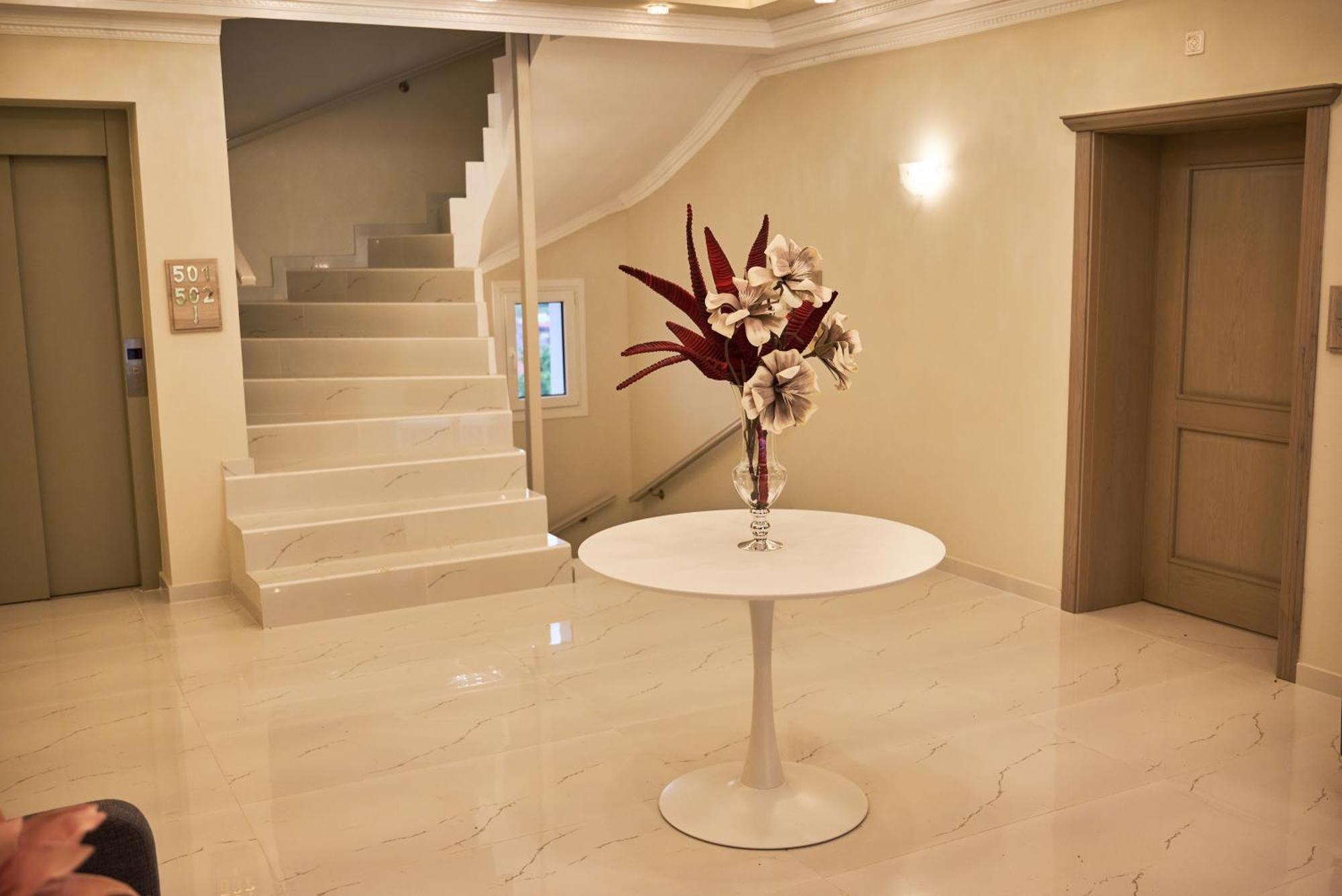 Aparthotel Famissi Sofita 7 Kalambaka Esterno foto