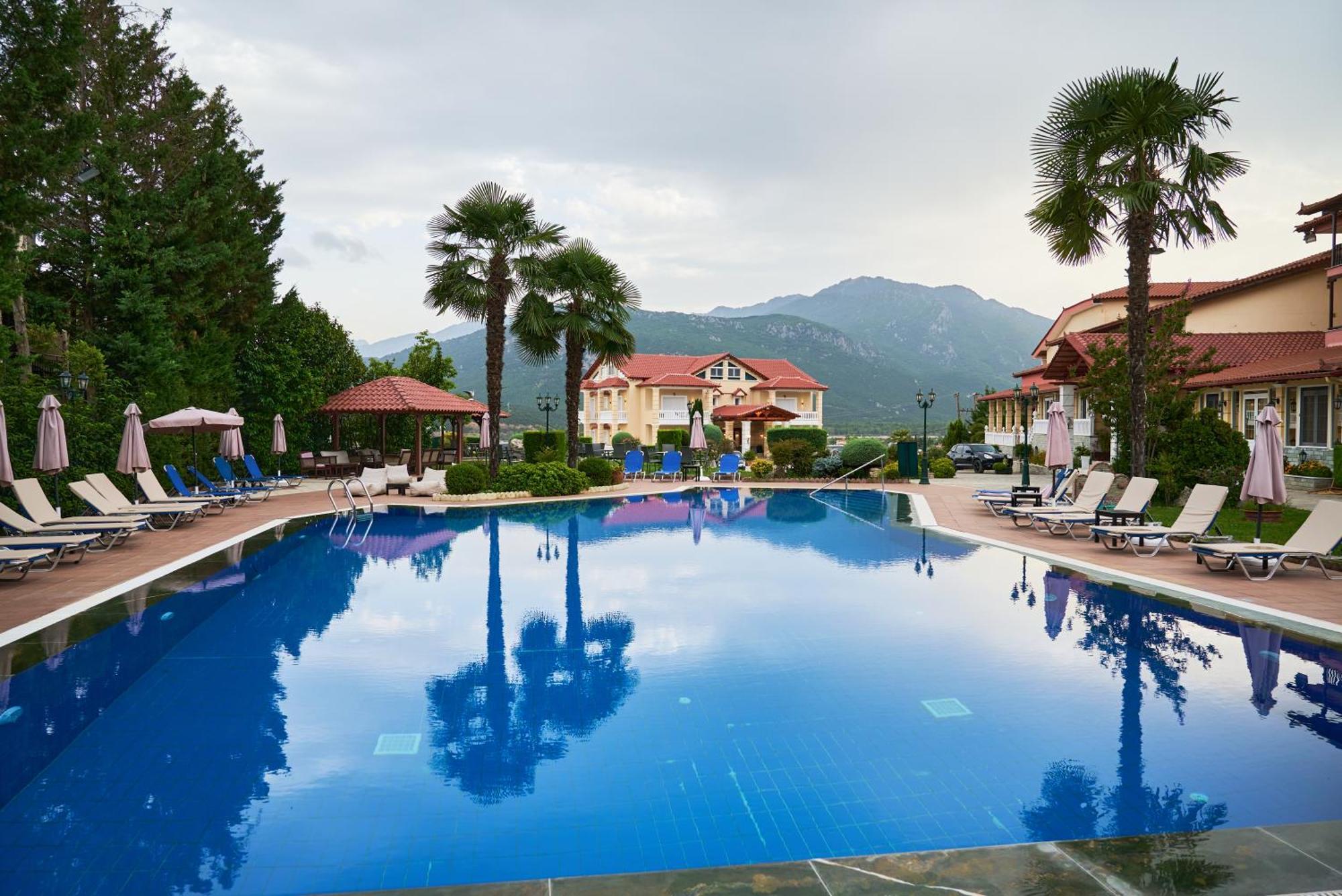 Aparthotel Famissi Sofita 7 Kalambaka Esterno foto