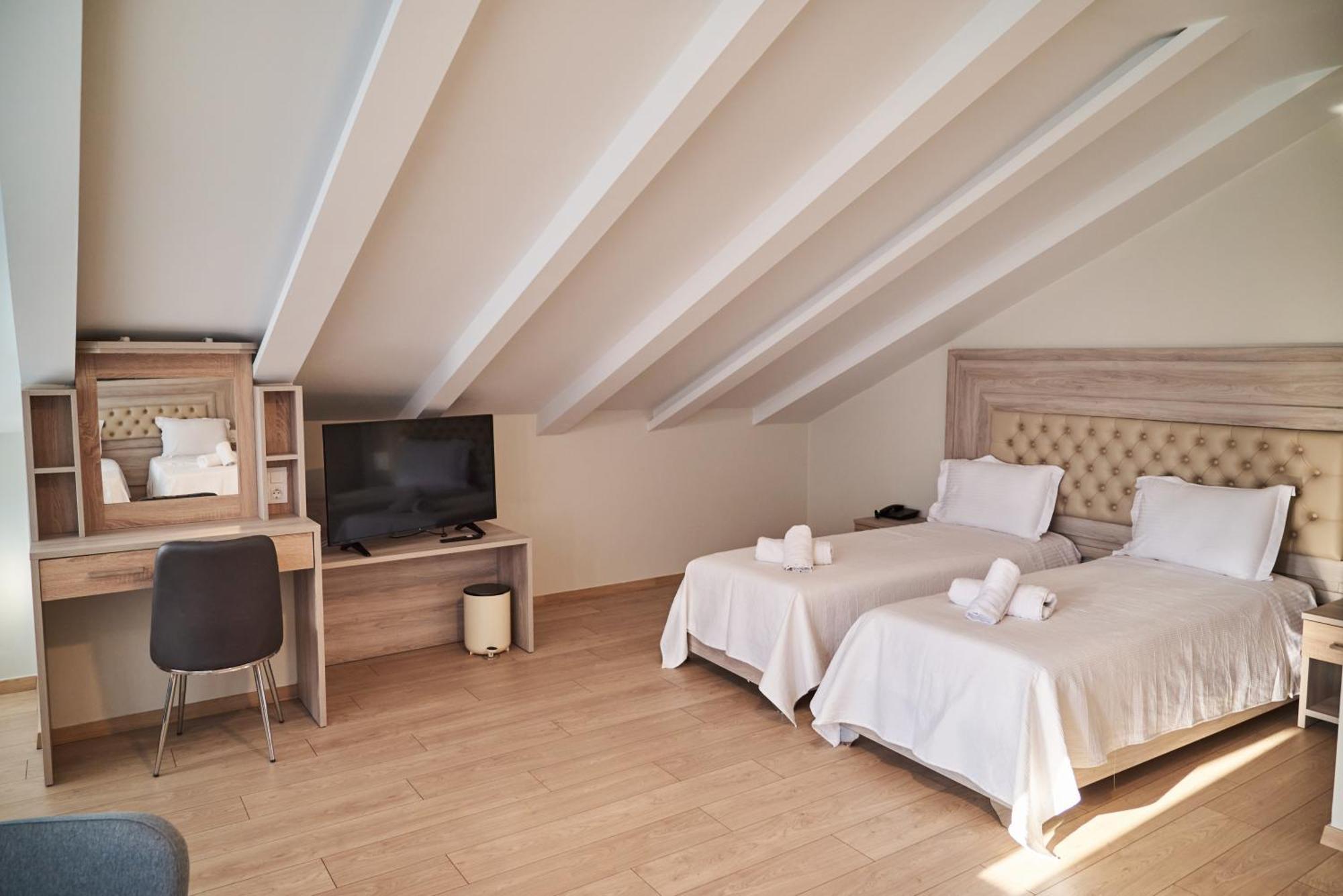 Aparthotel Famissi Sofita 7 Kalambaka Esterno foto