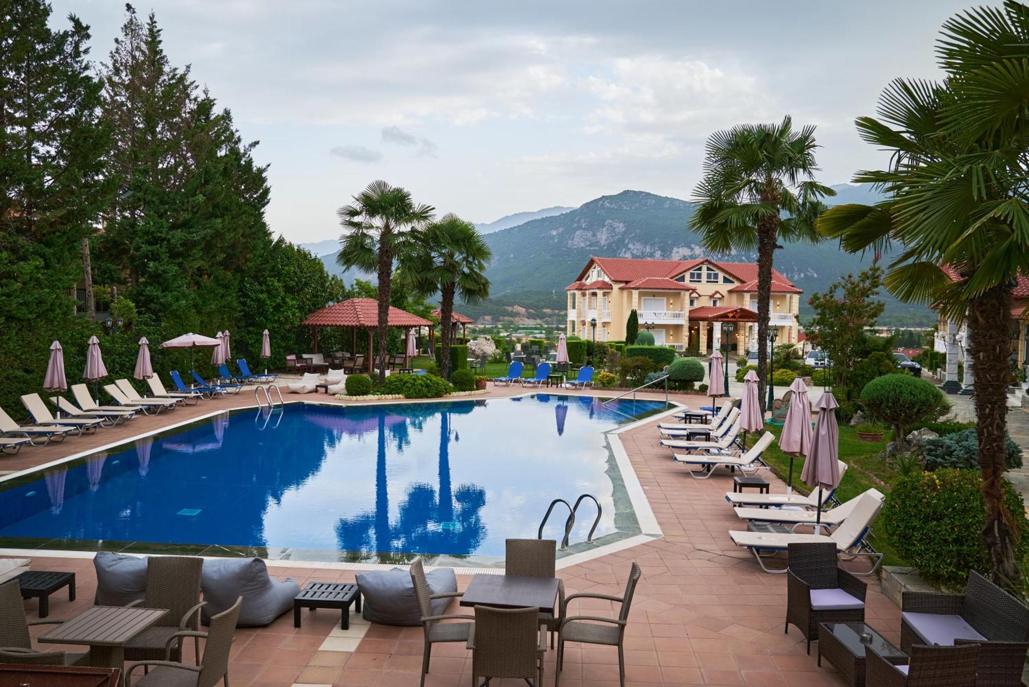 Aparthotel Famissi Sofita 7 Kalambaka Esterno foto