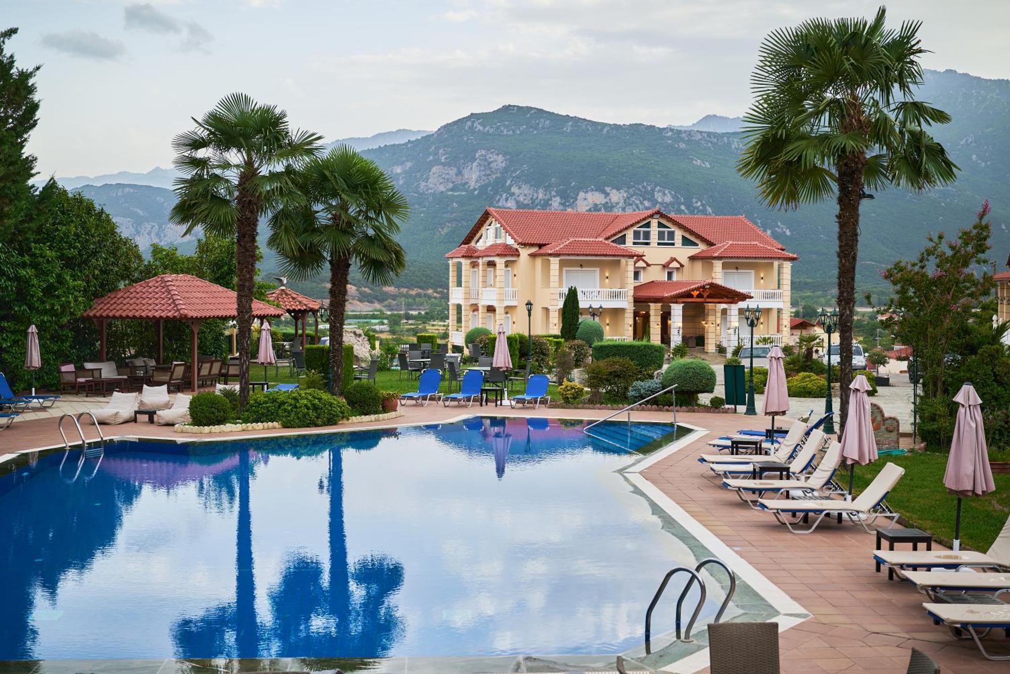 Aparthotel Famissi Sofita 7 Kalambaka Esterno foto