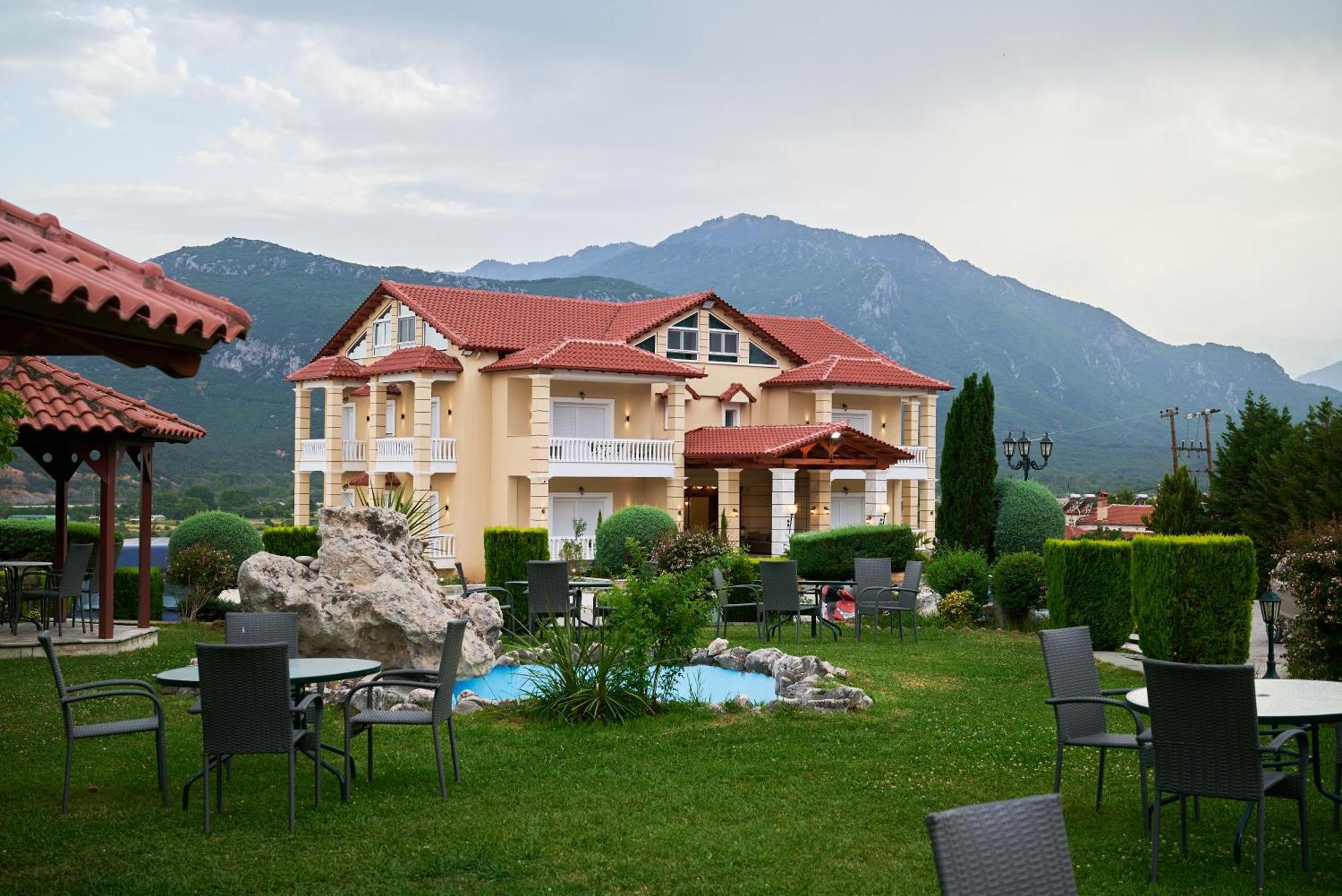 Aparthotel Famissi Sofita 7 Kalambaka Esterno foto