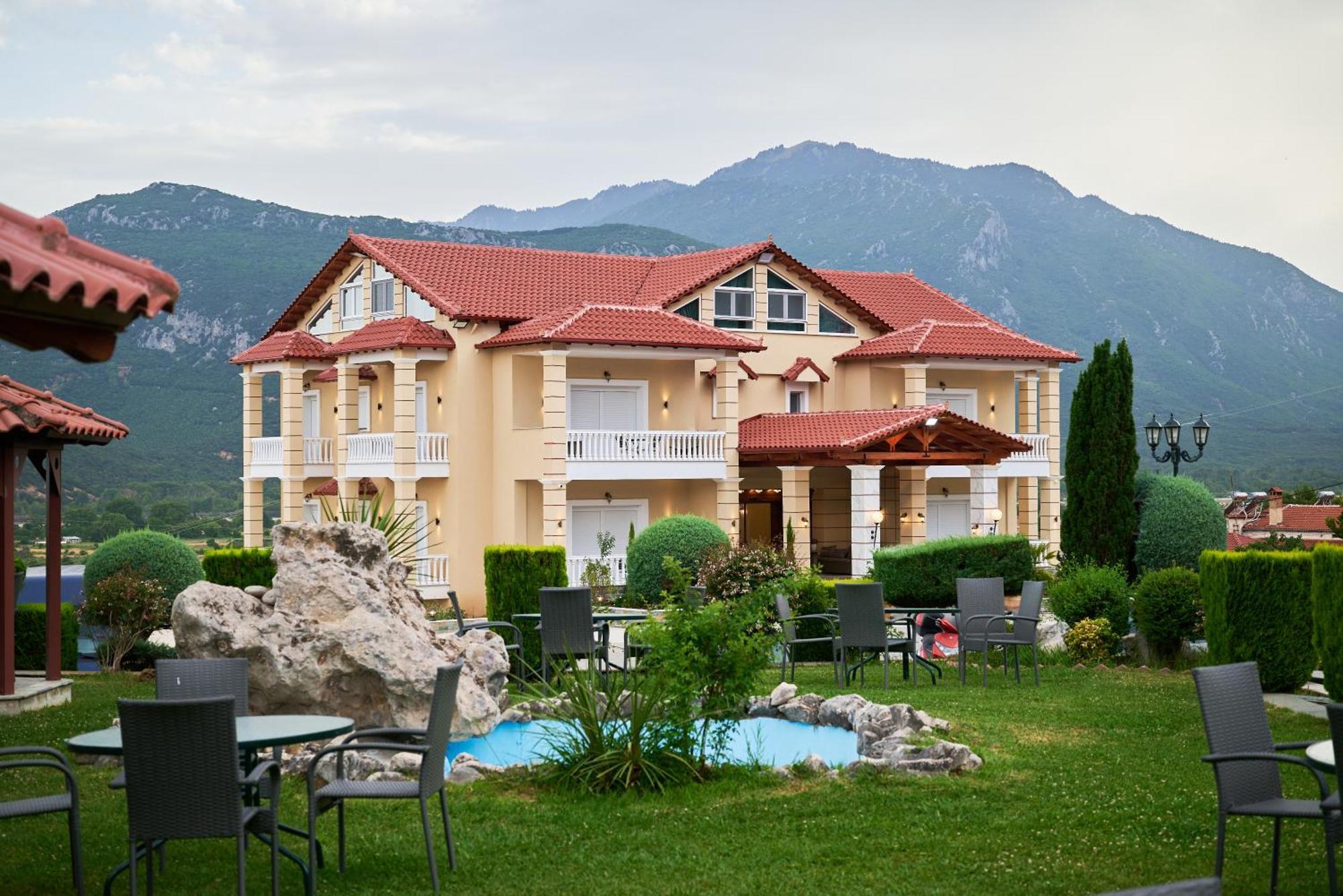 Aparthotel Famissi Sofita 7 Kalambaka Esterno foto