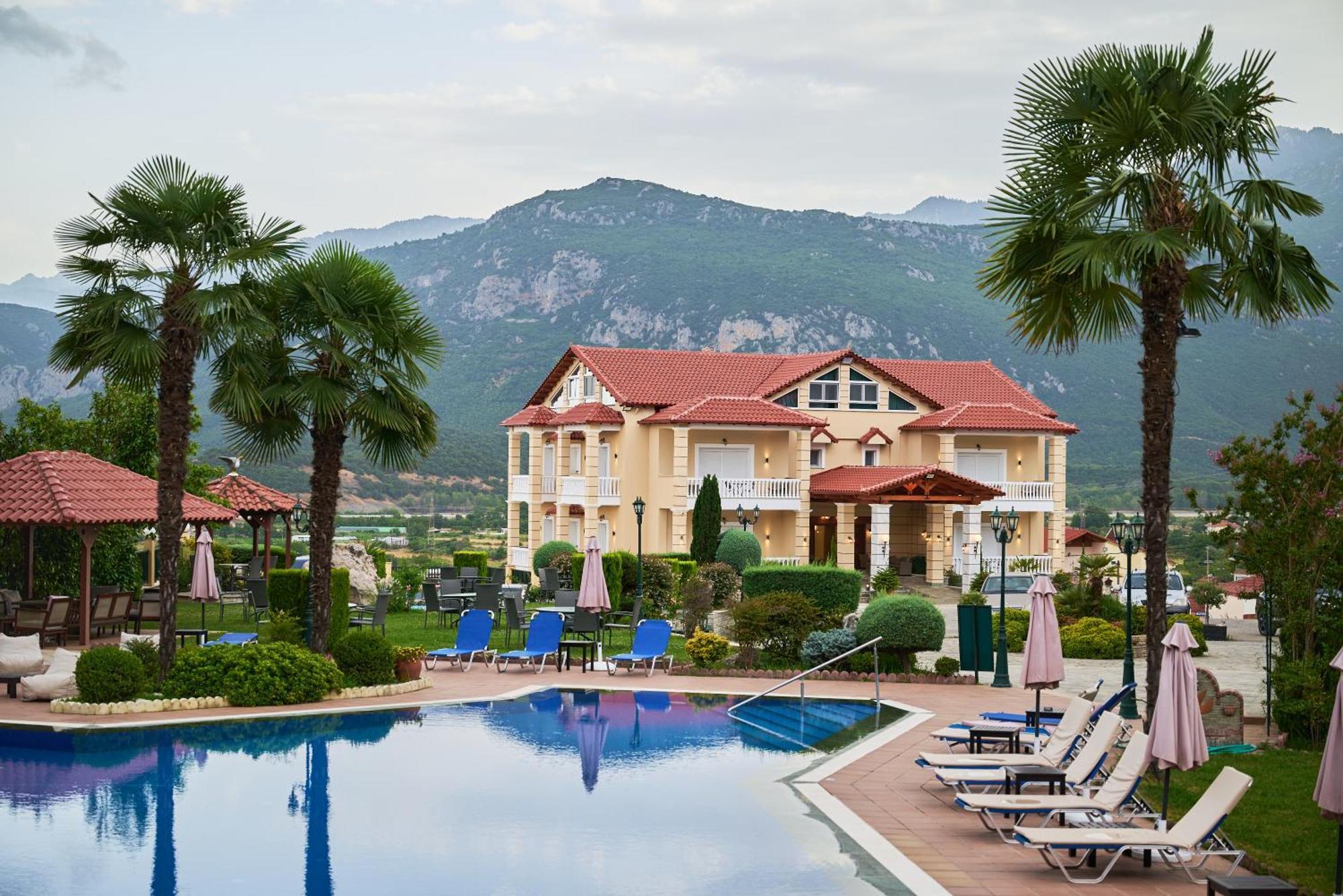 Aparthotel Famissi Sofita 7 Kalambaka Esterno foto